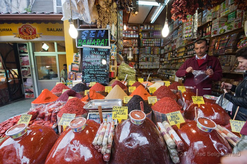 20100401_041940 D3.jpg - The Spice Bazaar is still today the center of the spice market in Istanbul